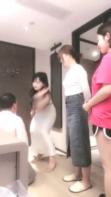 【糖糖】洛丽塔群调-轮流耳光/脚垫/踩踏虐打 bf28106 -套路艾彩视频