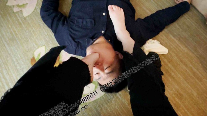 【第5风格】00后鲨鱼酱小主的首秀，踩脸tj深喉一起安排 YC-221231-5 -套路艾彩视频