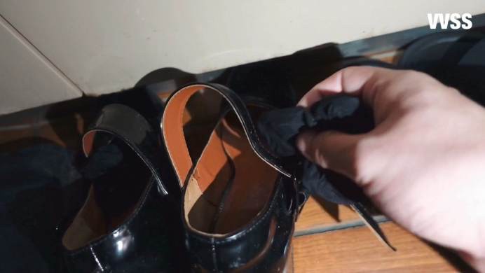 小偷被瑶酱抓住后强迫吃脚舔袜坐脸窒息 -套路艾彩视频