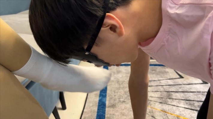 【猫猫大人】小m的第一次 强迫舔鞋底 YC-211027-2 -套路艾彩视频