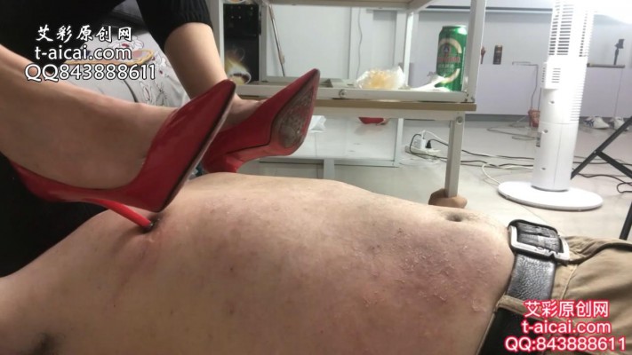 【蓝色】172高小姐姐，对M实行耐疼痛训练 虐乳钻还是虐乳 YC-210730 -套路艾彩视频