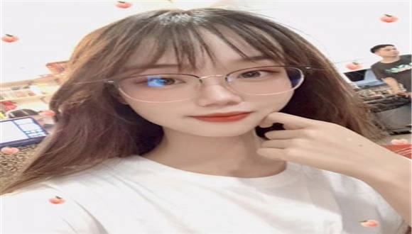 【00后小宛】小宛早期高跟鞋，裸足踩踏 -套路艾彩视频