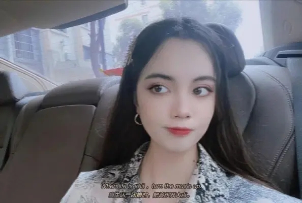 【00后蕬小乃】阿篱的肉丝足踩踏深喉 -套路艾彩视频