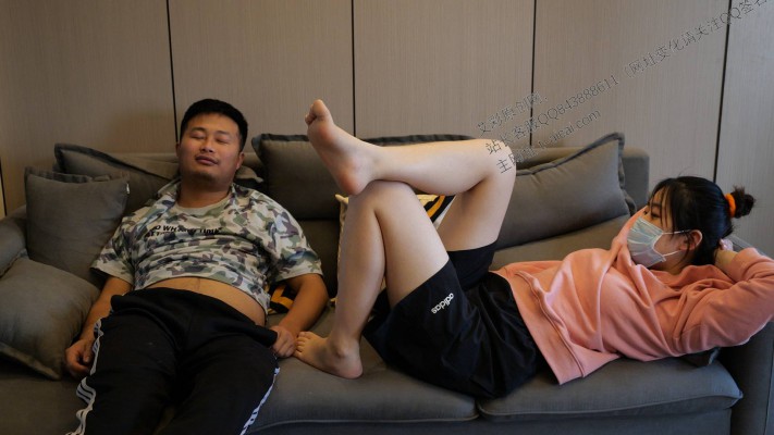 【第5风格】等00后幼师下课后舔她的嫩脚 YC-230228 -套路艾彩视频