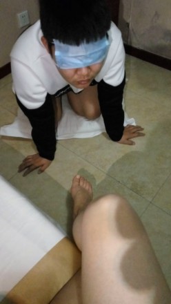 女主脚深喉贱狗 -套路艾彩视频