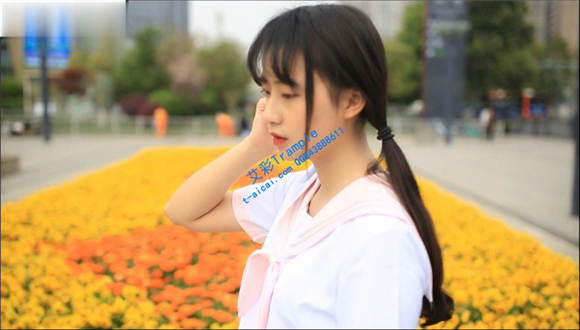 漂亮女孩制服长筒袜小白鞋 -套路艾彩视频