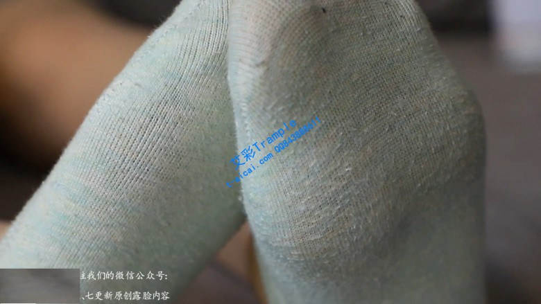 漂亮小姐姐肉丝棉袜帆布鞋 -套路艾彩视频