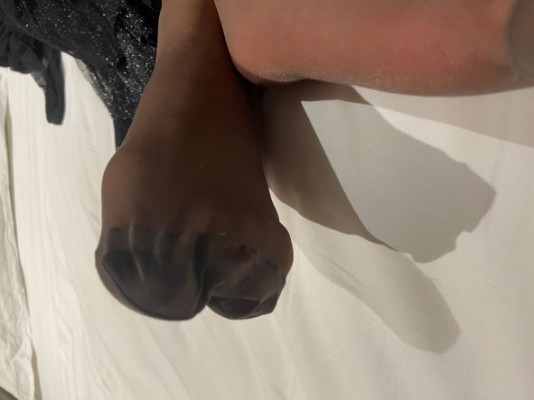 林娘深喉和超细根踩踏 YC-221211-6 -套路艾彩视频
