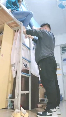 【嘉妮】场景调-真实大学宿舍-骑马闻臭脚/棉袜窒息/转胯爬行 bf28182 -套路艾彩视频