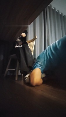 【黑狗】素人学生主骑马/全体重踩踏/穿鞋提档 bf28451 -套路艾彩视频
