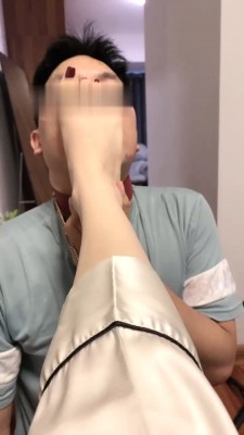 【不知名美女】闻舔臭脚/虐乳/迷恋原味黑丝 bf28589 -套路艾彩视频