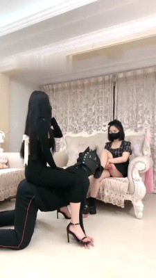 【桃幼幼】带素人闺蜜入圈-骑马舔脏鞋/提档踩踏耳光/反绑鞭打 bf28557 -套路艾彩视频