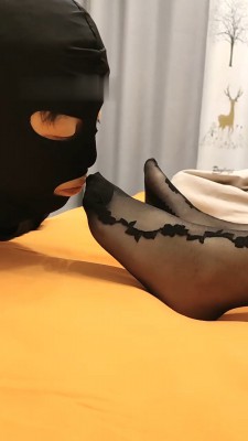 【楼遥】偷舔主人脚被发现-抓厕所虐/口水浓痰/圣水【完整版】 bf29251 -套路艾彩视频