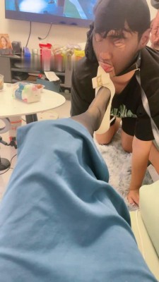 【妮卢娜S】家奴伺候/深喉/喂吃浓痰/喝洗脚水 bf29199 -套路艾彩视频