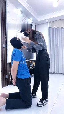 【美娜格格】连环耳光/AJ踢踹/捏狗舌/鞋插嘴/踩踏骑马 bf29259 -套路艾彩视频