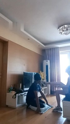 【方野】晨跑后运动鞋踩狗/狗链栓狗/舔地板脏水 bf29508 -套路艾彩视频