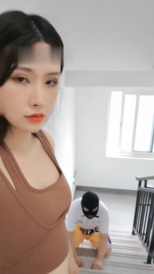 【调教视频】【松紫】驯化家奴-洗脚水泡老坛酸菜 -套路艾彩视频