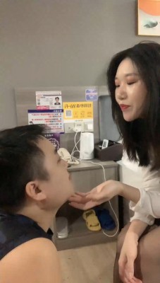 【小麦】学生S-圣水盛宴-虐乳耳光 B2173 -套路艾彩视频