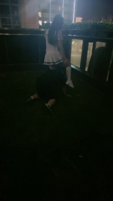 【雪王】户外172女神骑马/人体沙发/踩踏舔闻jio鞋 -套路艾彩视频