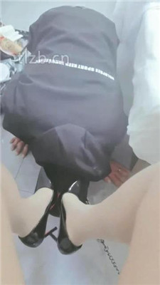 【艳奶奶】舔脚舔鞋口水恋足调 -套路艾彩视频