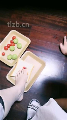 【甜音】用脚给家奴做早餐