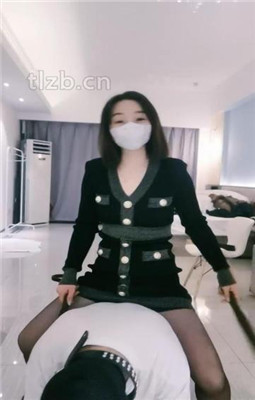 【临沂小妈】双S-虐打踩踏/骑马/脚喂食/滴蜡/虐乳 -套路艾彩视频