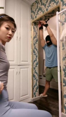 『宠物乐园』白棉袜ballbusting -套路艾彩视频