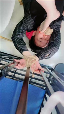 【甜心教主】捆绑-丝袜塞嘴-暴力脚耳光