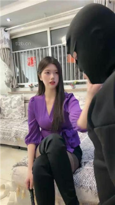 【佳奈】黑丝长靴美腿诱惑开发狗