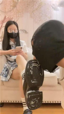 【婪S】JK学生主-舔脏鞋底/叼白袜/舔裸足/踩踏喂食【完整版】 -套路艾彩视频