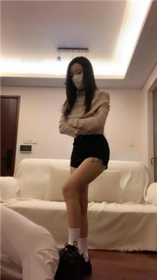 【宝爷】黑鞋白袜S-虐打踢踹抽耳光 -套路艾彩视频