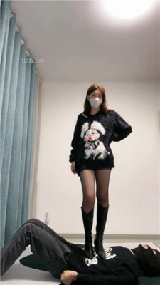 【樱子大人】长靴黑丝美腿全体重踩踏 -套路艾彩视频