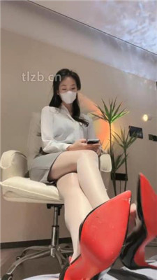 【禾未】御姐范S-美腿诱惑踩地毯狗 -套路艾彩视频