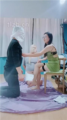 【依然】双奴-掐乳/揪耳朵/提档 -套路艾彩视频