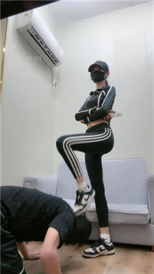 【美娜格格】健身女神回家气味控制