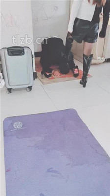 【美容院S】长靴御姐逛街回家虐家奴