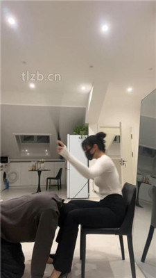 【黛帝】健身教练是狗奴-狗链遛狗/鞭打/高跟玉足恋足舔