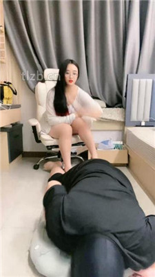 【小羊】重度鞭打/高跟裸足踩踏/人肉坐垫 -套路艾彩视频