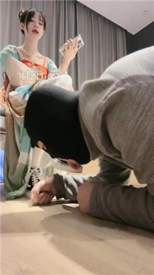 【奶味小仙女】汉服小姐姐-脏鞋碾压踩/sp/耳光/白丝诱惑/骑马