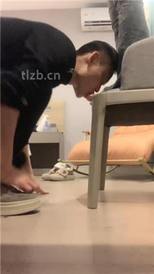 【娩娩大魔王】绿帽前男友裸足狂舔【上】