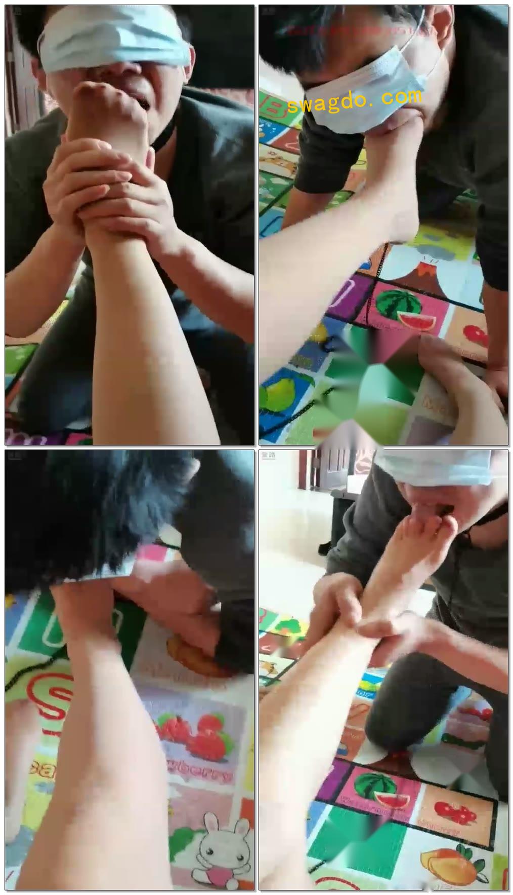 【林夕女王】疯狂舔丝袜裸足，磕头跪拜【8分钟】【标清】