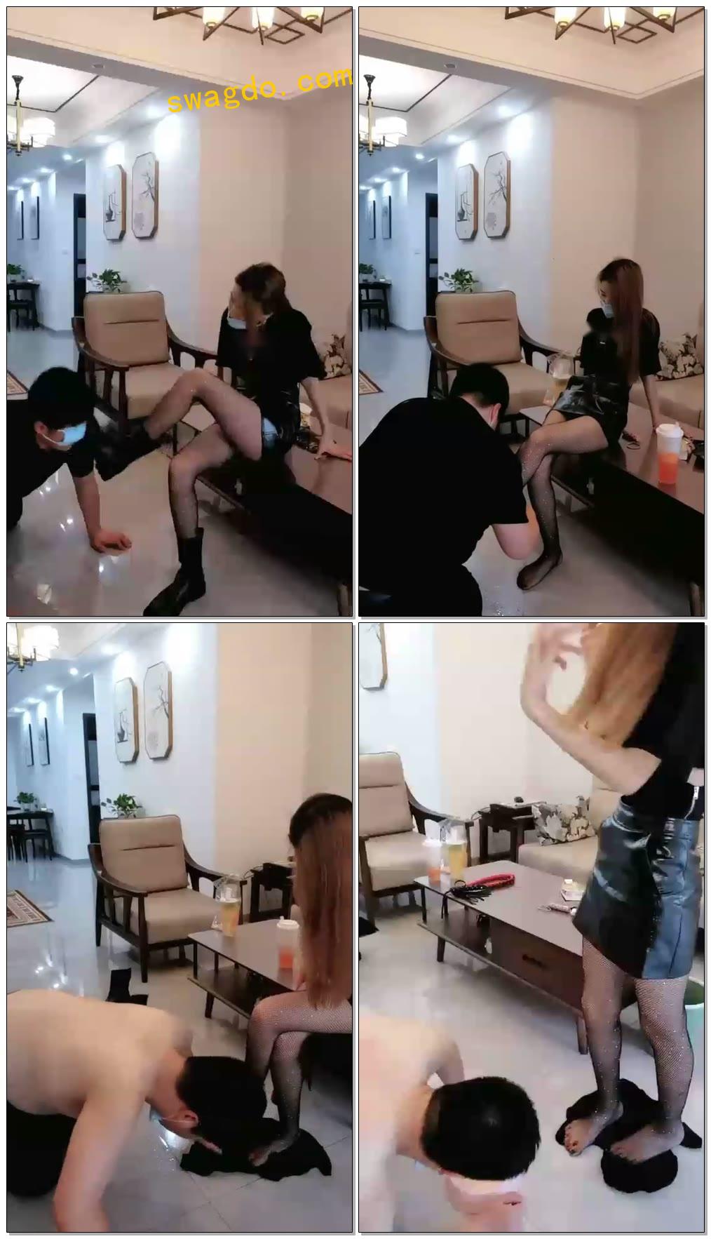 【uuu】调教小区快递小哥经常偷闻我的原味快递【45分钟】