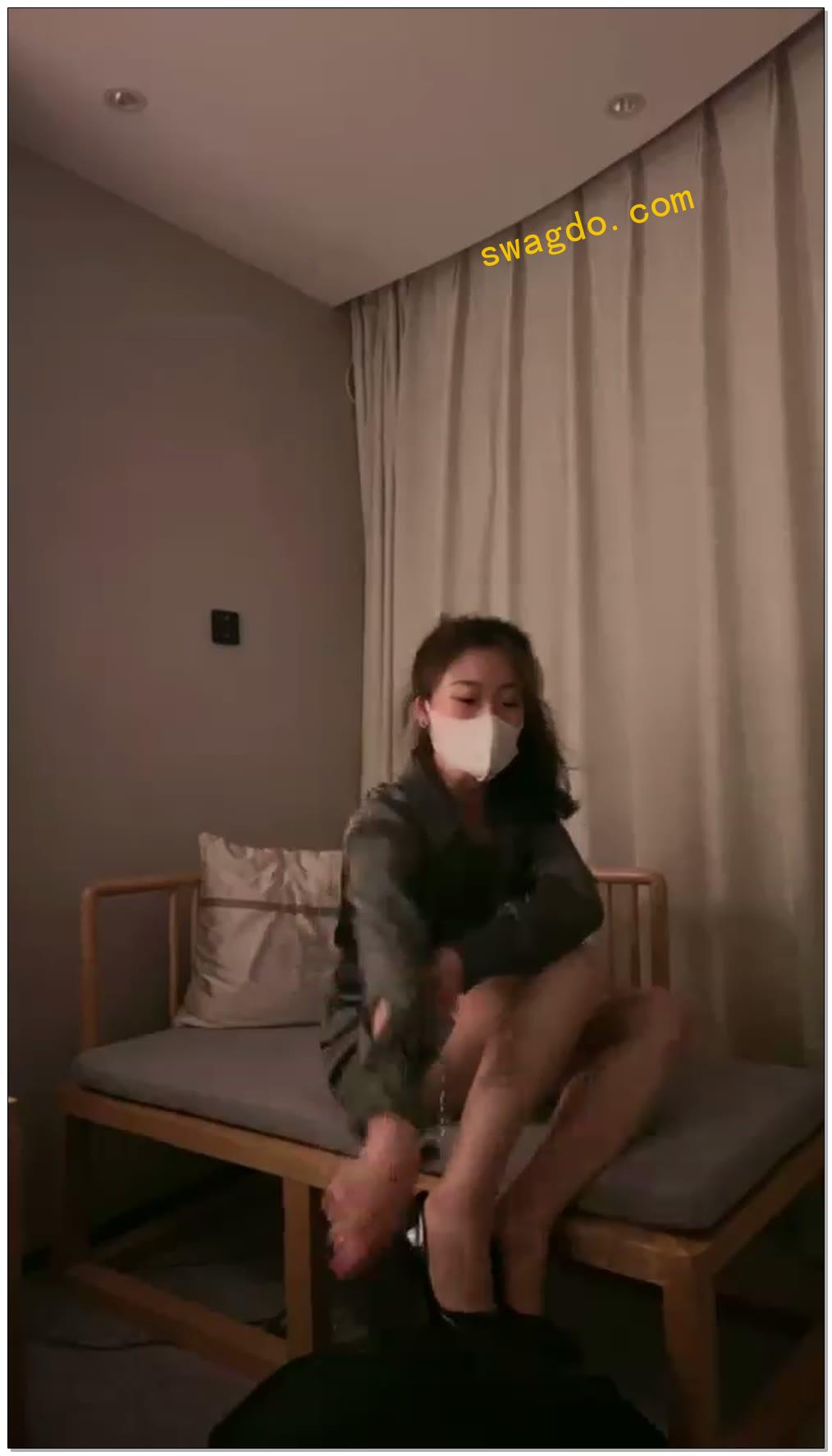【禾未s】暴虐贱狗滔,耳光,提档,鞭打,按摩服侍,骑马,羞辱虐待,连续耳光【45分钟】 【禾未s】暴虐贱狗滔,耳光,提档,鞭打,按摩服侍,骑马,羞辱虐待,连续耳光【45分钟】