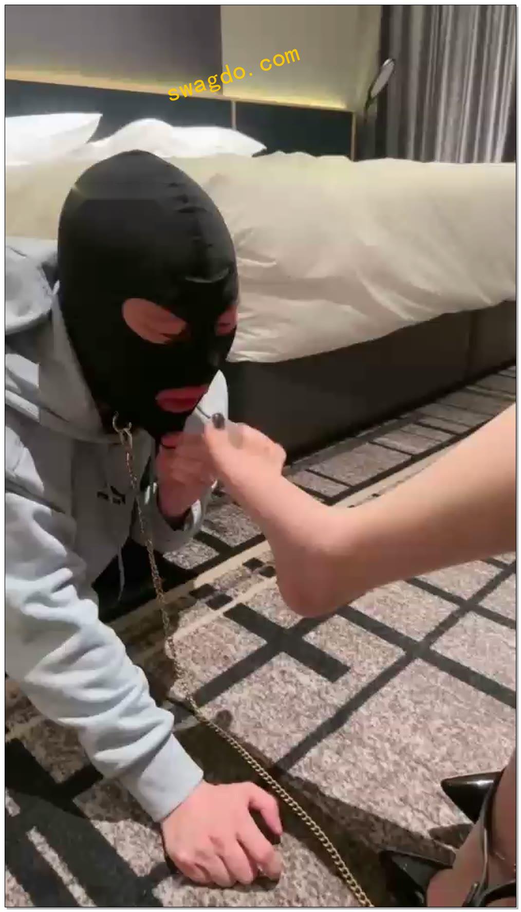 【简一s】十厘米的高跟插臭狗嘴深喉到干呕双奴舔脚倒计时释放【49分钟】