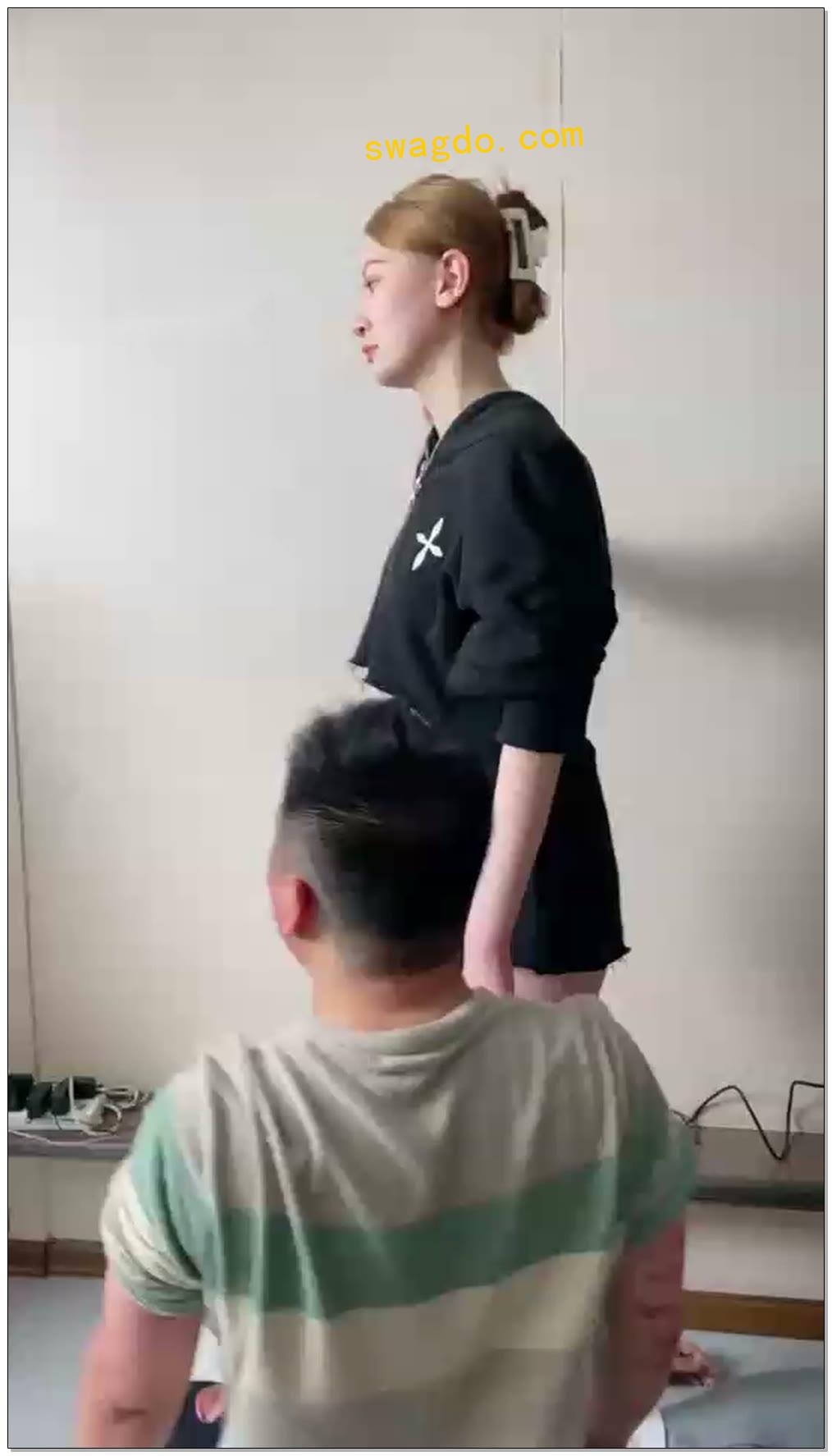 【二宝ss】175突破洁癖舔脚直接重度深喉，踩踏脏物喂食，97下藤条鞭打【70分钟】