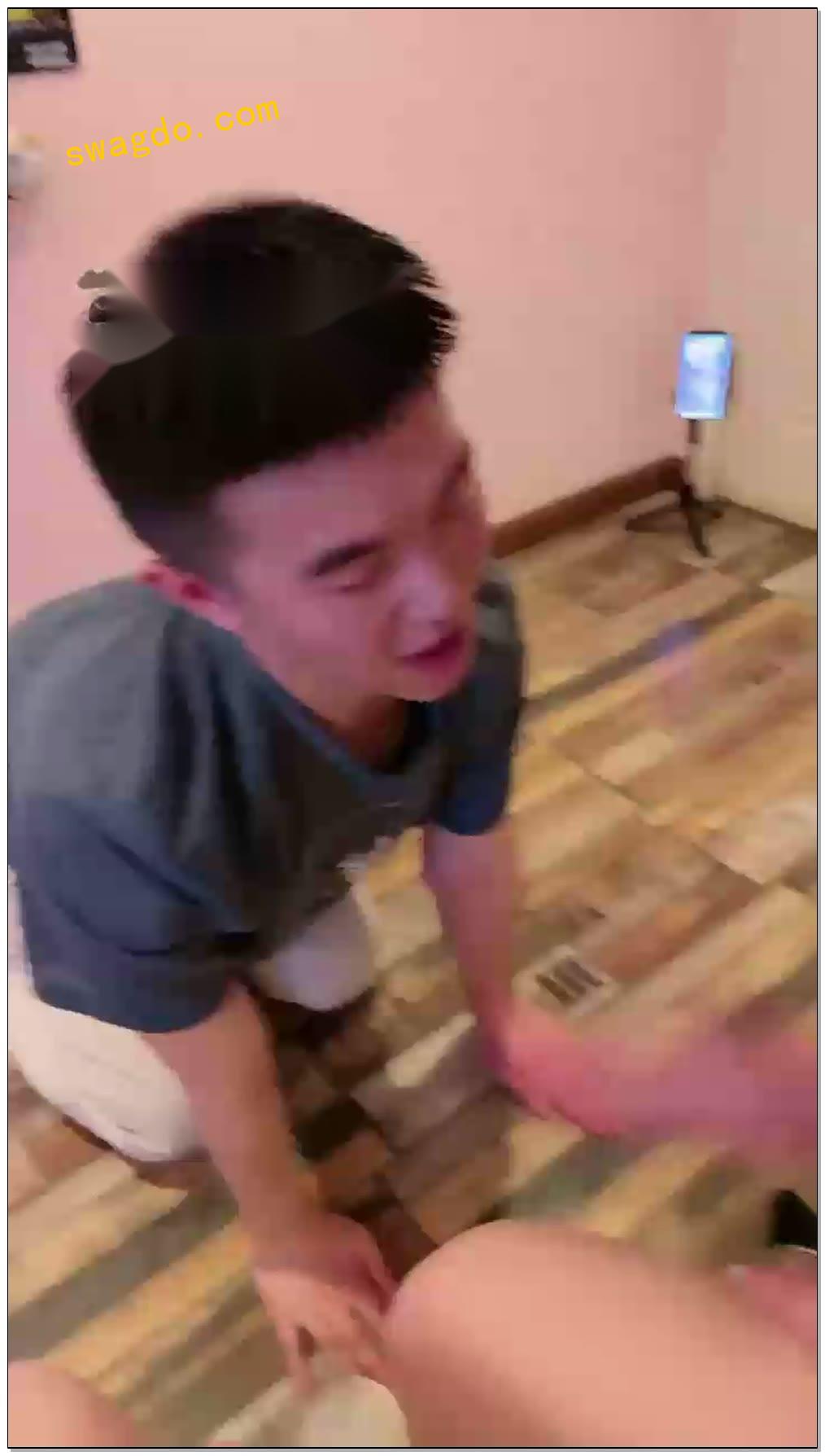 【橘子没熟s】开发两个素人女生虐狗，三倍快乐【39分钟】