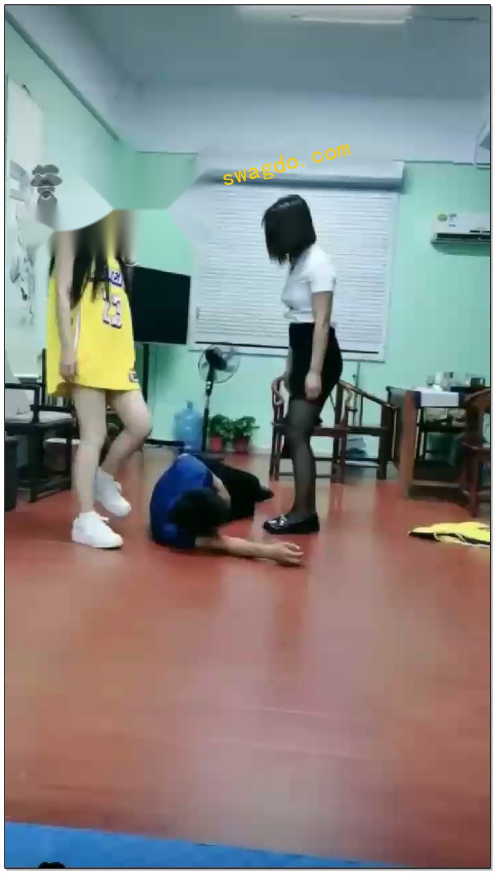 【猫神大人】第一次开发素人美女【36分钟】