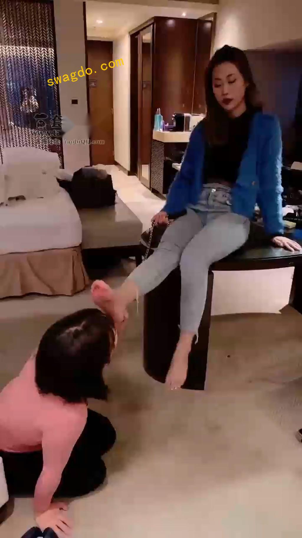 【上海赵丽颖和美娜格格】调教钻胯骑马【54分钟】 【上海赵丽颖和美娜格格】调教钻胯骑马【54分钟】