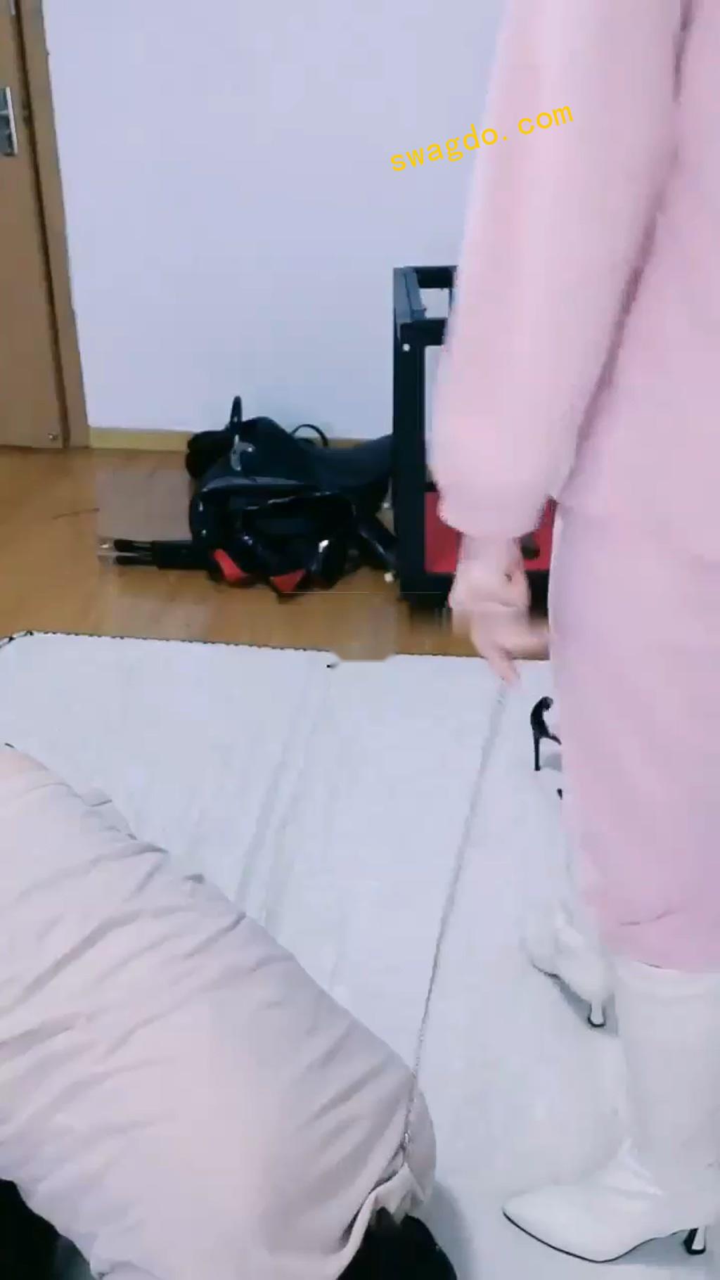 【Lisa宝宝】伺候女主人晨起洗脚舔裸足【80分钟】