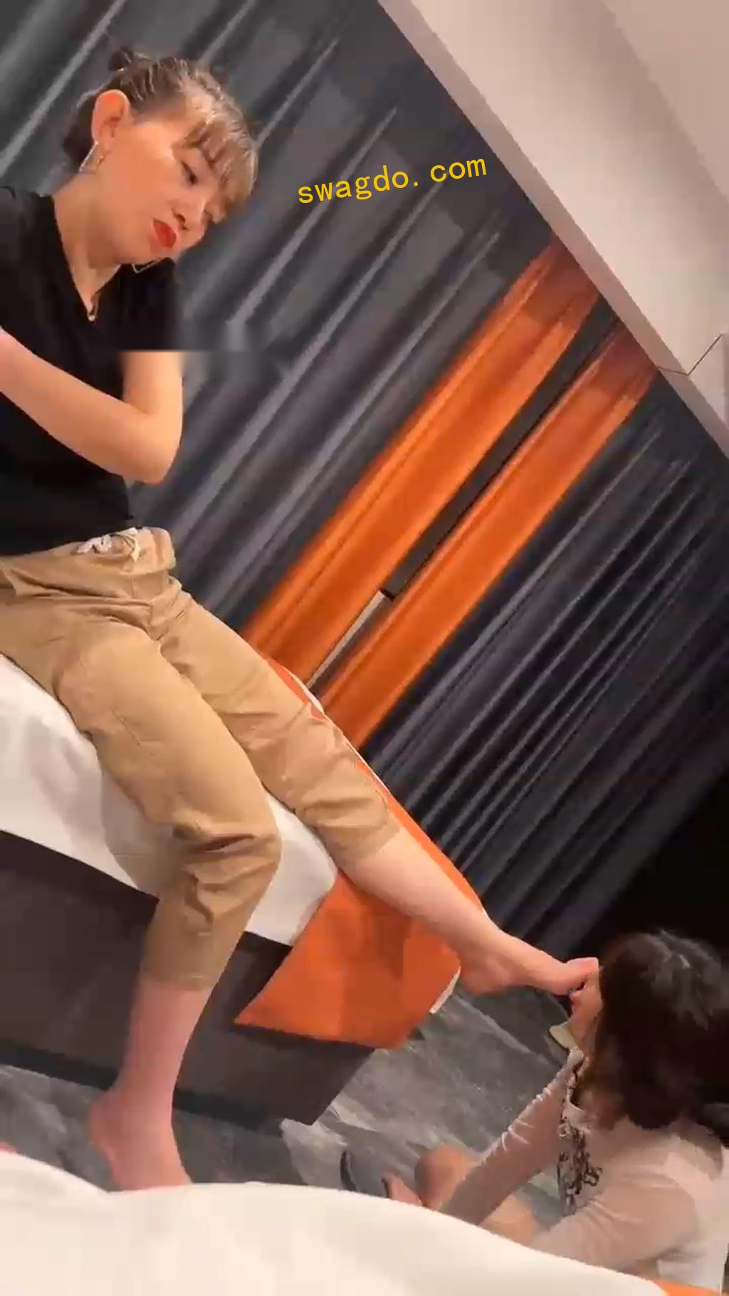 【橘子没熟】素人玩女奴强制圣水【35分钟】 【橘子没熟】素人玩女奴强制圣水【35分钟】